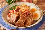 キムチのせ豚角煮丼（豚でもない角煮丼 豊豚 HOUTON 堀切5丁目店）