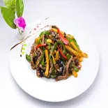 牛肉とジャガイモ黒コショウ炒め(牛肉丝炒土豆)（中華料理美山飯店）