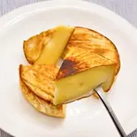 燻製カマンベールSmoked camembert（魚と燻製の店 さんばんや）