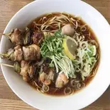 鶏串そばしょうゆ(やきとり3本)（やきとり どん）