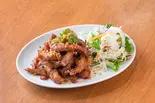 豚肉のガーリック揚げ MUW TOOD GATIAM(ソウルフードバンコク 武蔵小山店)