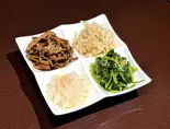 手作りナムルの4種盛り Handmade Namul 4 Variety Plate（神戸長田牛すじ専門店 すじ福）