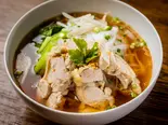 56 クッティオガイ(鶏がらスープのライスヌードル)（タイ料理 ウライワン）