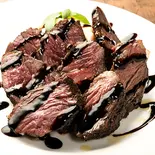 牛肉のタリアータ 180g(イタリアンバル AMIGO 馬車道店)