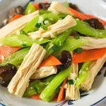 セロリと湯葉サラダ(拌芹菜)（名品お粥）