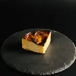 バスクチーズケーキ(カット)(Le Coeur Tendre)