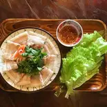ベトナム式ポッサム風〜茹で豚レタス巻き〜（亜細亜食堂 サイゴン 上町店）