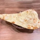 ガーリックナン(Garlic Nan)（INDIAN HALAL RESTAURANT NEW MAHARAJA）