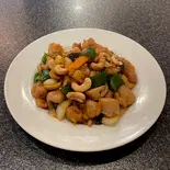 腰果鶏丁(鶏とカシューナッツ炒め)(神保町 餃子小龍包)