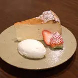 くちどけなめらかベイクドチーズケーキ（めがね食堂à la gri）