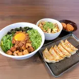 【超豪華】台湾まぜそば・豚マヨ丼・餃子・からあげ2個セット（ラーメンKING）
