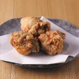もも唐揚げ3個(天神酒場)
