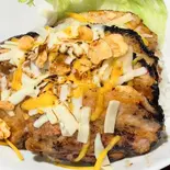 チーズ豚ガーリック丼（豚・牛・鶏のガッツリどんぶりメシ【Fluke(フルーク)】）