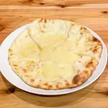 チーズナン/Cheese Nan（Nanglo Indian Restaurant）