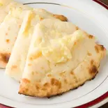 チーズナン Cheese Nan（インドネパールアジアン料理デリコ）