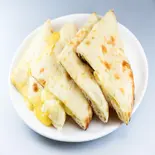 チーズナン Cheese Nan(サムブリディインドネパールレストラン)
