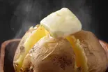 王道 黄金の北海道じゃがバター M(約200g)（北海道じゃがバターとローストビーフ丼 むらかみ農場 江東森下店）