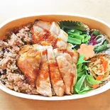 寝かせ玄米-酵素玄米-とアボ豚の生姜焼き(100g)(主菜)弁当(旬和膳きゅう)