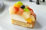 フルーツカスタードタルト(カット)（フロプレステージュ 相模大野ステーションスクエア）