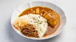 【当店人気No.1】ガイアナチキンカレーとキーマカレーの2種あいがけ（mama curry）
