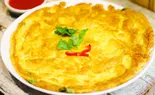 ไข่เจียว 豚挽肉入り玉子焼き Thai-Style Omelette with Minced Pork（バンコックコスモ食堂）