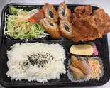 豚肉梅しそ巻き・カラ弁当（唐揚げ・お弁当 とり心）