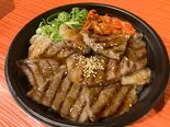 【★ごはん大盛り】霜降り極上ステーキ丼(厳選黒毛和牛100%使用)Japanese Black beef（特選和牛 焼肉丼ONLYGYU）