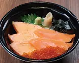 オランダ島サーモンといくらの親子丼（魚民のすし 香里園西口駅前店）
