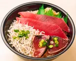 まぐろカツオしらす丼 (104)（魚丼 中村橋駅北口店）