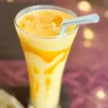 マンゴーラッシー(mango lassi)（Royal Curry House）