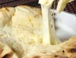 明太チーズナン/ Pollack Roe and Cheese Naan(アジアンダイニングMEHMAN)