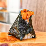 豚キムチ×卵黄しょうゆづけ（一汁おにぎり 一粒万福）