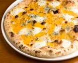 クワトロフォルマッジ ピッツァ（窯焼きピザ＆イタリアン ハチョボリーノ）