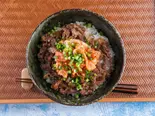キムチ牛丼（ぶっかけうどん小太郎）