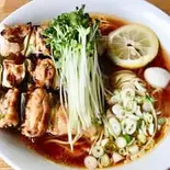 鶏串そばしょうゆ大盛(やきとり3本)（やきとり どん）