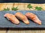 炙りサーモンにぎり3貫 3 pieces of seared salmon nigiri（寿司・海鮮丼 がんこ 尼崎店）