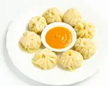 チキンモモ 8個 (chicken steam momo)（オムレストラン）