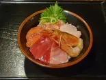 ばちばち海鮮丼（居酒屋ばちばち）