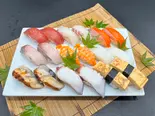 お得！寿司盛合せ(月)2人前 Great deal！ Assorted sushi (tsuki) for 2 people（寿司・海鮮丼 がんこ 尼崎店）