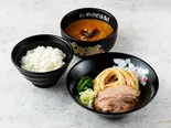 つけ麺・ライスセット(チャーシュー1枚・薬味ネギ・ホウレン草・ライス)（ゴル麺。 THE GOLDEN TSUKEMEN）