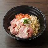厳選鶏・チキンソテー丼（肉丼＆ビビンバ専門店 カンビーフ）