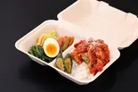 お肉の日替わり弁当(豚しゃぶの梅みょうがだれ)（社食堂）