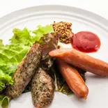 ソーセージ盛（牛ハラミステーキ＆ローストビーフ専門店 luxury bar ＆ cafe milas ミラス渋谷店）