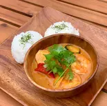 ココナッツカレー(グリル野菜、チキン)（豊洲市場直送まぐろ KEIKI BEACH 83）