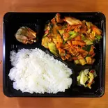豚肉とキムチ炒め弁当（中国家庭料理 佳成）
