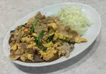 今週のおすすめ)豚バラ入りにら玉カレー（スタミナカレーの店 バーグ 弥生町店）