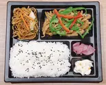 青椒肉絲(チンジャオロース)弁当（西安餃子(しーあんぎょうざ) ビーンズ赤羽店）