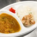 チキンとトマトのカレー（Mogu Mogu 横浜元町本店）