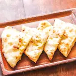 チーズナン/Cheese Naan（NEW GANGA）