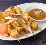 サテチキン Sate chicken（【本場インド風のカレー】アジア屋台 チャオパリバール 赤坂）